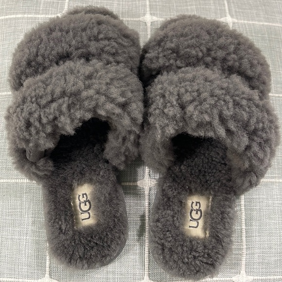 UGG slippers - Picture 3 of 9